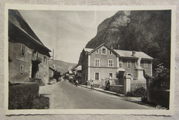 Cpsm 74 - Magland  (Hte Savoie) Monument Aux Morts Et Mairie - Cim - Magland