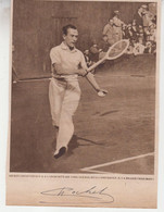 Henri Cochet (†1987) France - "Four Musketeers" - Tennis -  Autograph On Magazine Photo 20x14 Cm - Autografi