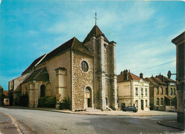 La Queue En Brie - La Place De L'église Et La Mairie - La Queue En Brie