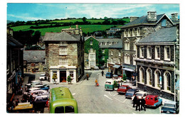 Ref 1503 - Postcard - Cars Bus & Midland Bank - The Square Dolgellau Merionethshire Wales - Merionethshire