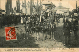 L'ile Bouchard * Cavalcade Du 1er Juin 1913 * Les Pages Et Le Char De La Reine Marie De Médicis * Place Bouchard * Fête - L'Île-Bouchard