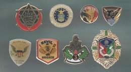 PINS PIN'S MILITAIRE 498 GENIE USA RETOUR DEVIL BRIGADE NEC PLURIBUS TAUREAU COSTARD LOT 8 PINS - Militaria