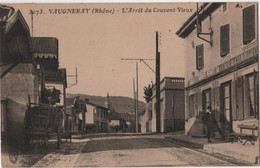 CPA 69 VAUGNERAY Arrêt Du Tramway Couvent Vieux Magasin De Graines Perret Café Du Commerce - Other & Unclassified