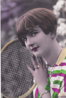 CPA 1928 - Portrait Femme - Raquette - Tennis - Tennis