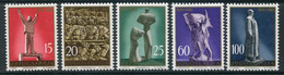 YUGOSLAVIA 1961 20th Anniversary Of Insurrection MNH / **.  Michel 952-56 - Nuevos