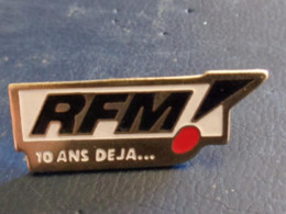 PIN'S RFM, 10 ANS DEJA - Médias