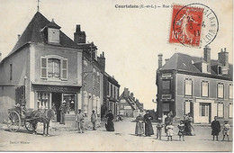 COURTALAIN -  1911 -  RUE DES CLOYES -  MAGASIN ROGER -  BAZILLE EDITEUR - Courtalain