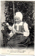 Type Et Costume Du POITOU - Vieille Femme De La Saintonge - Poitou-Charentes