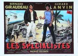 ► CPSM  Carte Affiche De Cinéma Les Spécialistes Gérard Giraudeau   Gérard Lanvin - Posters On Cards