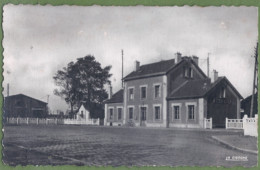 CPSM - SOMME - ROSIERES - LA GARE - Collection Chabaille / 80.680.01. - Rosieres En Santerre