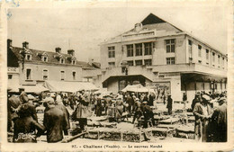 Challans * Le Nouveau Marché * Halle Halles * Foire Marchands - Challans