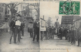 BAR- SUR- AUBE-  1911 -  MANIFESTATIONS VITICOLES A BAR- SUR- AUBE - MANNEQUINS BRULES PLACE DE L HOTEL DE VILLE - Bar-sur-Seine