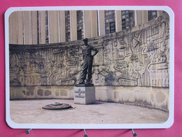 Cameroun - Douala - La Poste - Monument Du Général Leclerc - R/verso - Cameroun