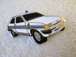 PIN'S    FORD   FIESTA       GENDARMERIE    LUXEMBOURG   Email Grand Feu   DEHA - Ford