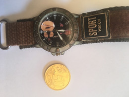 Johnny Hallyday Belle Montre Vintage Dans Son Jus Signée Au Dos Collector Le Taulier L Idole Des Jeunes - Orologi Moderni