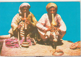 Pakistan Old Uncirculated Postcard - Snake Charmers - Personnages