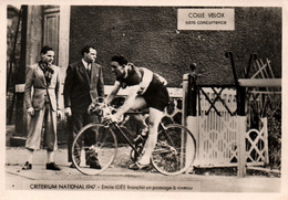 Photo De Presse Velox: Cyclisme, Critérium National 1947 - Emile Idée Franchit Un Passage à Niveau - Radsport