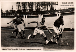 Photo De Presse Velox: Hockey-sur-Gazon - FRance-Hollande (1-1) Une Phase Du Match Vers 1947 - Sport