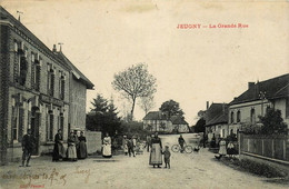 Jeugny * La Grande Rue Du Village * Hôtel De La Poste * Villageois - Autres & Non Classés