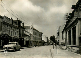 Thaon Les Vosges * Rue De Lorraine * Automobile Ancienne De Marque ? - Thaon Les Vosges