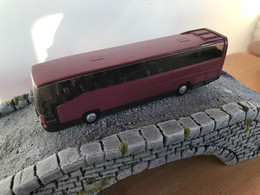 Bus / Autocar MERCEDES « O 404 RHD » 1:87 - WINKING - Echelle 1:87