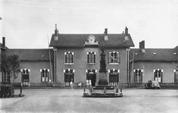 Gare D'EYGURANDE-Merlines - Monument Aux Morts - Eygurande