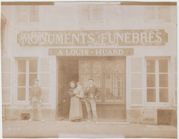 4168 PHOTOGRAPHIE VERDUN SUR LE DOUBS - Marbrerie LOUIS HUARD Monuments Funèbres Grande Rue - Anciennes (Av. 1900)