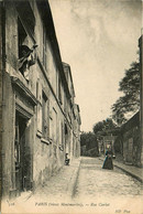 Paris * 18ème * Vieux Montmartre * La Rue Cortot * Muscien Guitariste - Paris (18)