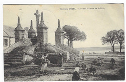 CPA ANIMEE ENVIRONS D'ETEL, ANIMATION PRES DU VIEUX CALVAIRE DE ST SAINT CADO, MORBIHAN 56 - Etel