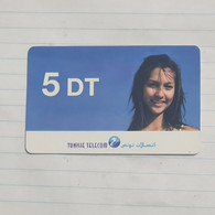 TUNISIA-(TN-TTL-REF-0032B)-GIRL1-(102)-(591-341-4238-2881)-(11/98)-(look From Out Side Card-BARCODE)-used Card - Tunisie