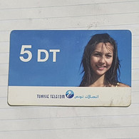 TUNISIA-(TN-TTL-REF-0032D)-GIRL1-(106)-(681-0008-858-3936)-(11/98)-(look From Out Side Card-BARCODE)-used Card - Tunisie