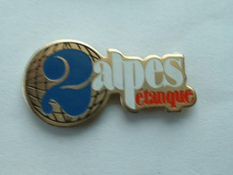 Delcampe - PIN'S  2 ALPES PETANQUE - Pétanque