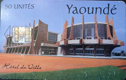 CAMEROUN  -  Phonecard  -  Intelcam  -  YAOUDE  -  Hotel De Ville  -  50 Unités - Camerún