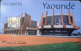 CAMEROUN  -  Phonecard  -  Camtel  -  YAOUDE  -  Hotel De Ville  -  50 Unités - Cameroon