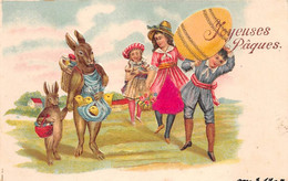 Pâques - N°80425 - Joyeuses Pâques - Lièvres Regardant Des Enfants Portant Un Gros Oeuf - Carte Gaufrée - Ostern