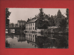 CPSM Petit Format -   Pontarlier  - Les Bords Du Doubs Et Le Pont - Pontarlier