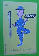 Buvard 656 - Stylo BIC - Dessin Savignac - Etat D'usage : Voir Photos - 13.5 X 21 Cm Environ - Année 1960 - Papeterie