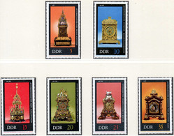 RDA. N°1735-40 De 1975. Horloges. - Horlogerie