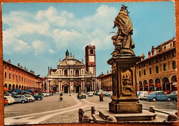 Vigevano (Pavia). Piazza Ducale. Auto, Car, Voitures. - Vigevano