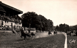 Hippisme - Bagnoles-de-l'Orne, Le Champ De Courses - Course En Trot Attelé - Carte Gaby N° 60 Non Circulée - Hípica