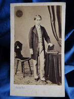 Photo CDV  Charles à Bordeaux  Jeune Garçon élégant  Main Posée Sur Un Album Photos  Sec. Empire  CA 1865 - L574B - Antiche (ante 1900)