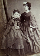 Photo CDV Silli à Nice - Femme Et Jeune Fille En Tenue De Ville, Manteau, Chapeau, Sec Emp. Ca 1860 L574B - Anciennes (Av. 1900)