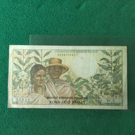 MADAGASCAR 1000 Francs 1966 - Madagascar