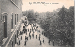 NIVELLES -  Institut De L'Enfant Jésus - Ecole Normale Et Pensionnat De Demoiselles - Cour - 1920 - Nijvel