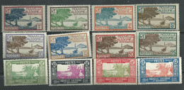 Nlle Calédonie N° 139 / 61 X    La Série Des 32 Valeurs Trace De Charnière Sinon TB - Unused Stamps