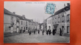 CPA (78) SEPTEUIL. Place De La Mairie. Personnages.  (T.233) - Septeuil