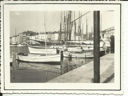 Bateaux à Quai Non Identifié - Boats