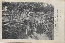 WW1 - 1914-18 - POILUS DANS LEUR TRANCHEE AUX AVANTS POSTES AVEC LEUR CHIEN " LE BON GARDIEN "  Rare Belle CPA - War 1914-18