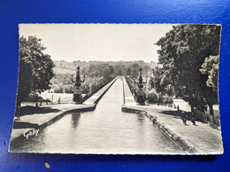 BRIARE LE PONT CANAL POUR PENICHE - Briare