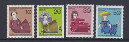 Berlin 1968 297-300 ** Poupées De Nuremberg - Muñecas